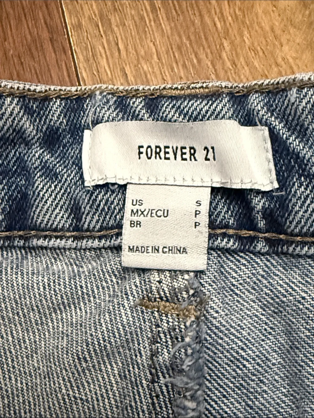 Forever 21 High Rise Distressed Denim Shorts Raw Hem Size Small
